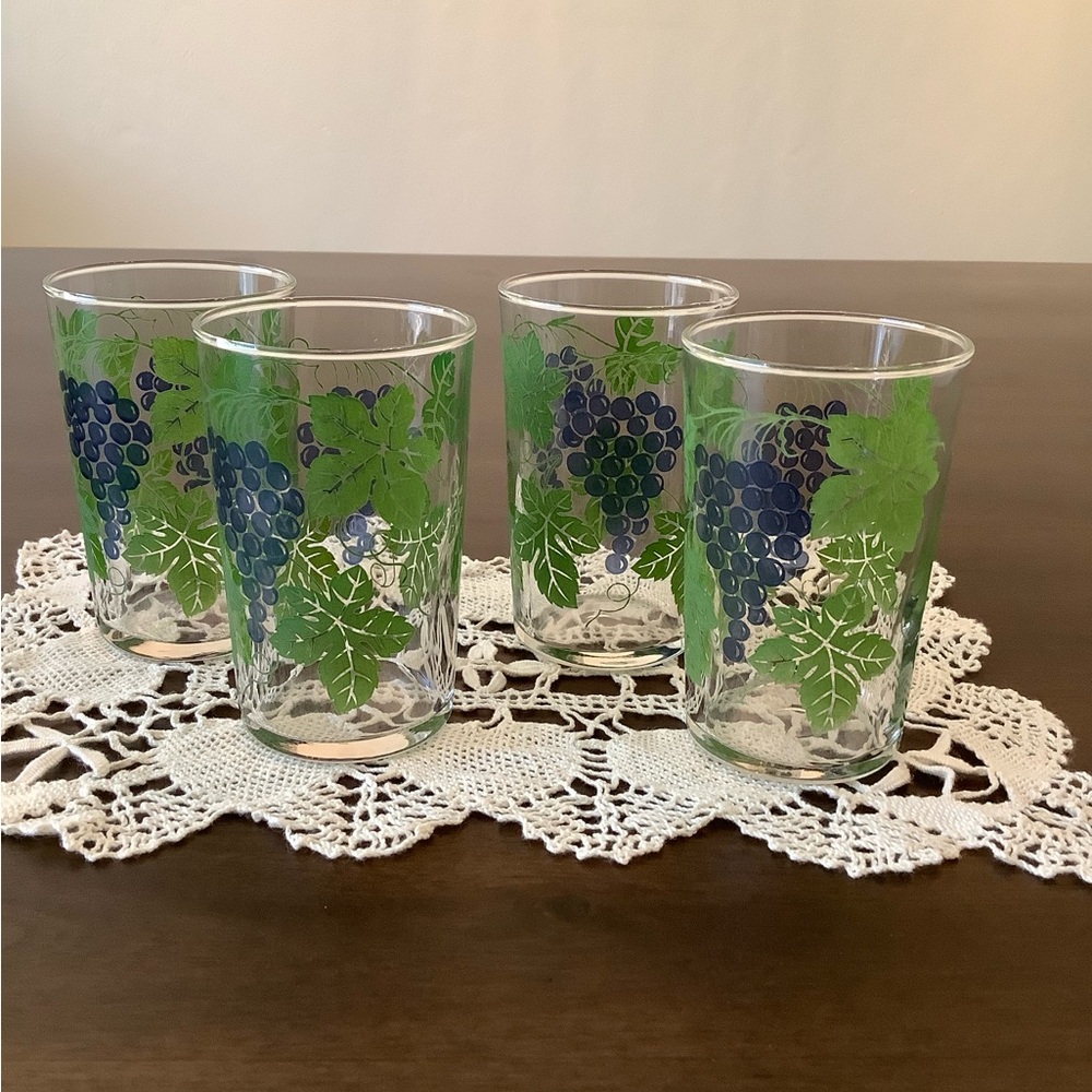 Vintage Set of 4 Grape Design Juice Glasses